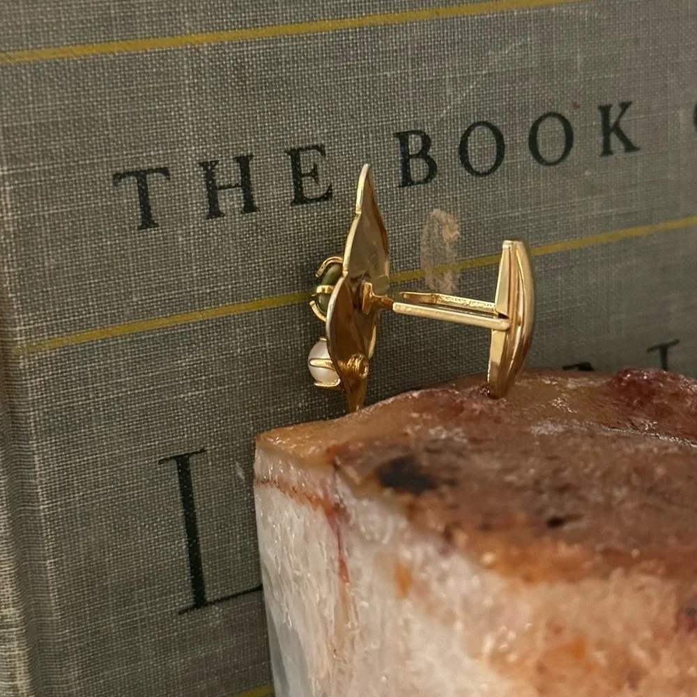 Vintage Jade and faux pearl cuff‎ links